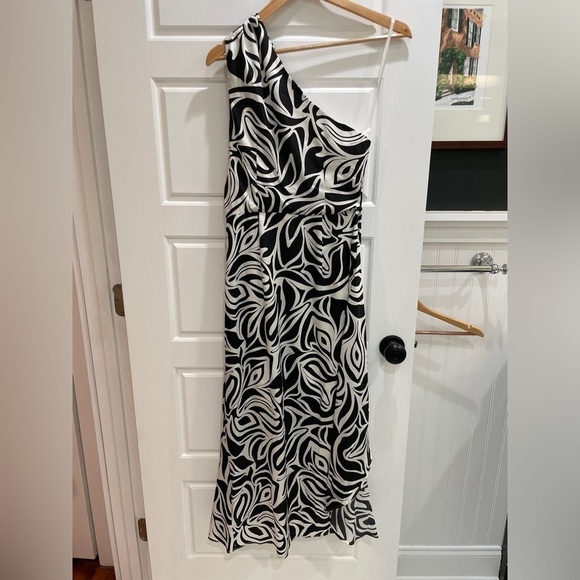 Donna Morgan Printed One Shoulder Tie Waist Dress with Draped Skirt Size 4 - Picture 8 of 16